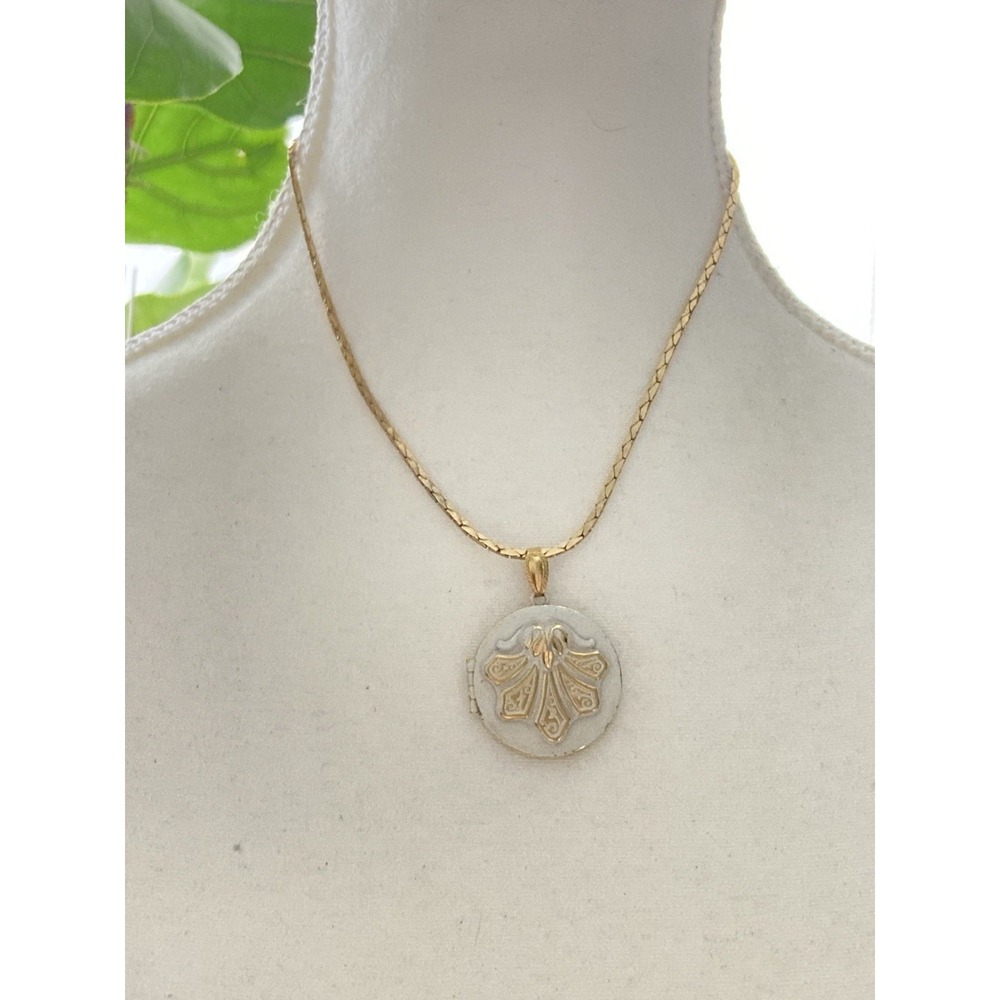 Vintage White Enamel Locket Necklace Gold Tone Round Pendant Floral Bow Accent